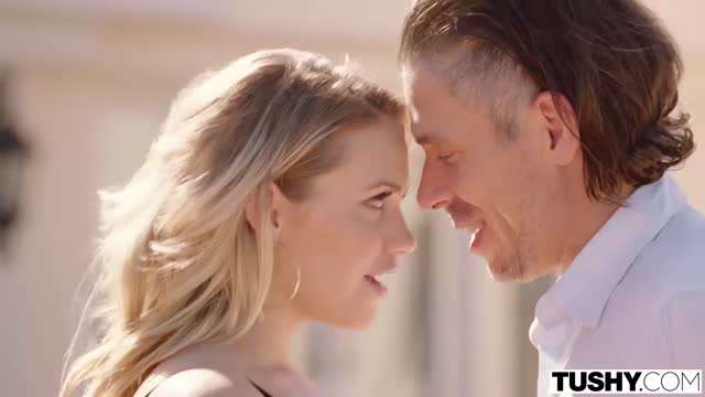 中文字幕 极品丰满御姐为了获得机会奉献上自己的肉体，让细长鸡巴深深插入屁眼抽插进出爽的呻吟翻白眼