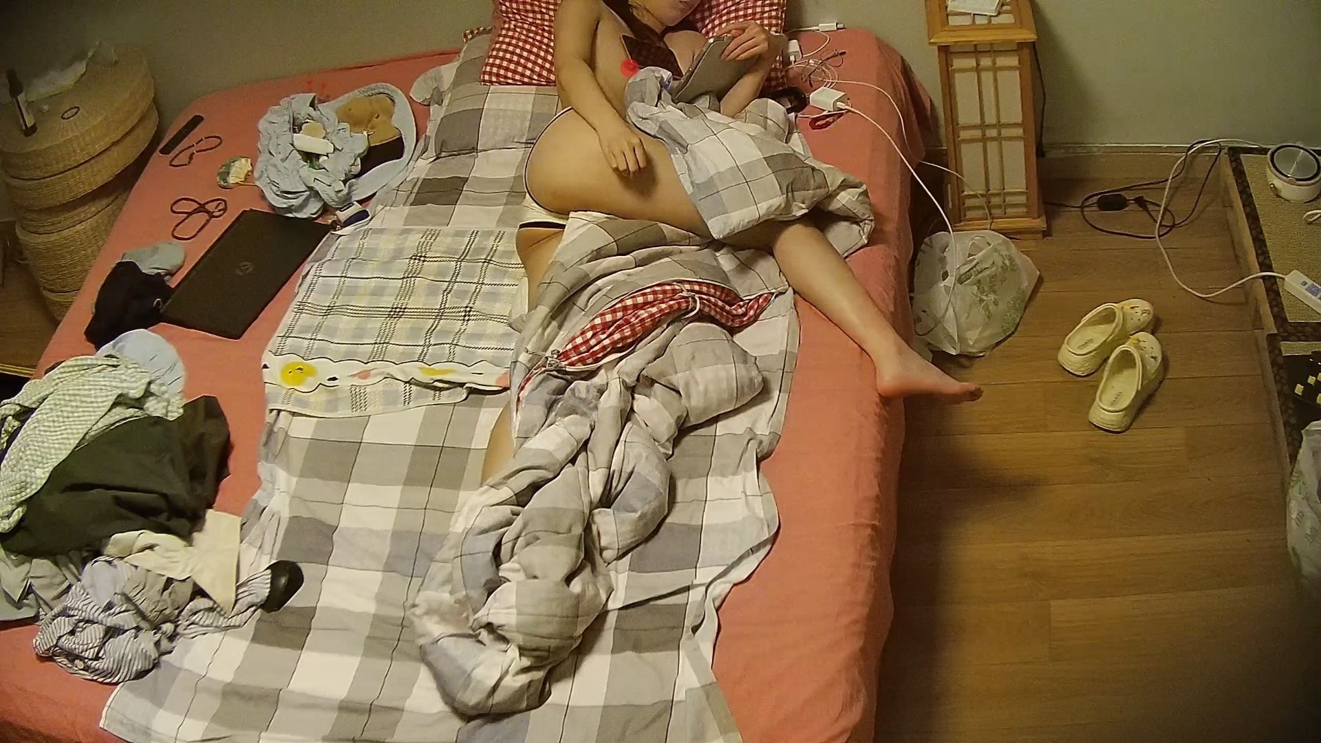 ⏪20250802⏩恋物癖男生在上一个女生退房后把女友带入房间啪