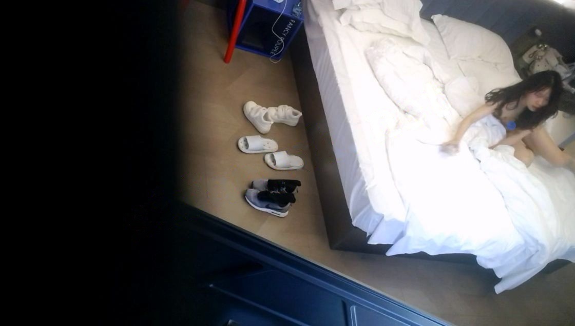 ⏪酒店偷拍⏩jk软妹被男友带到酒店疯狂做爱