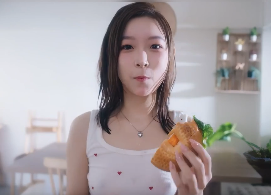 麻豆传媒MD-0375趁朋友返乡和他女友做一天纯欲少女-纯子