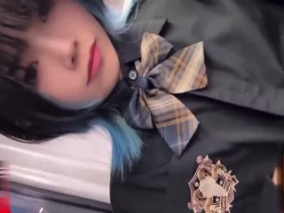 【万人求_推特网红贫乳反差婊】户外露出操逼玩刺激，口爆吞精